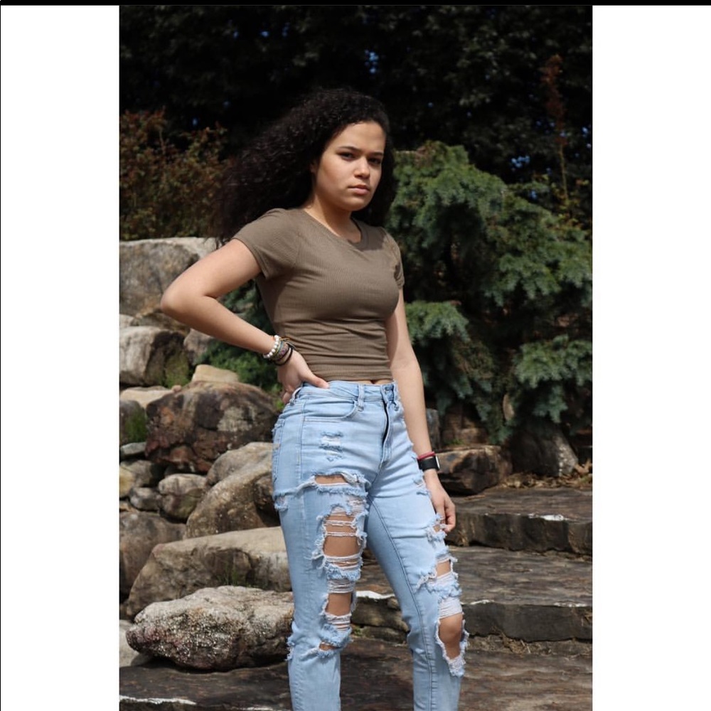 crop top - Picture 3 of 3